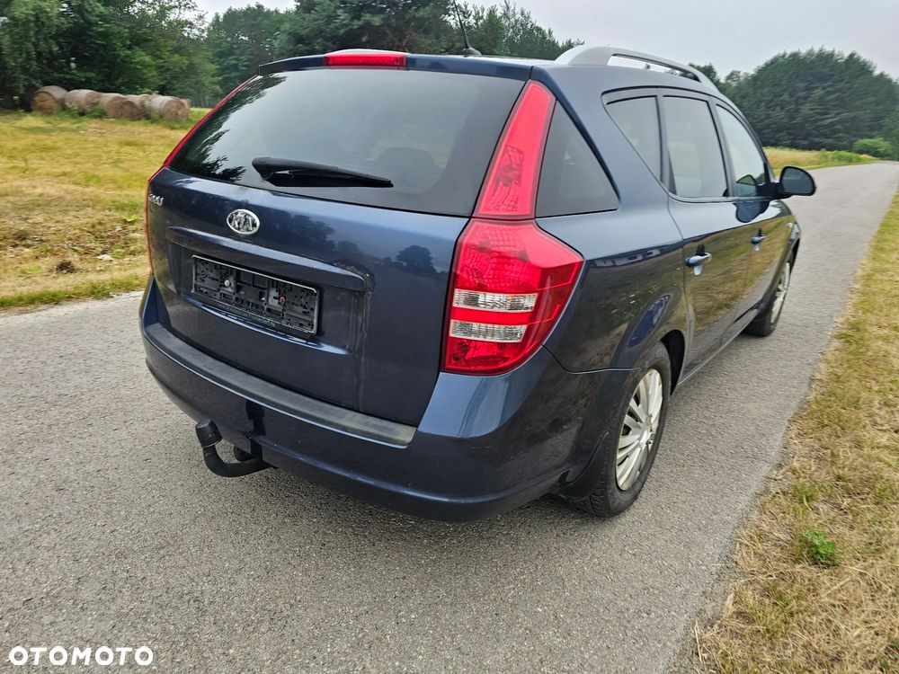 Kia Ceed - 23