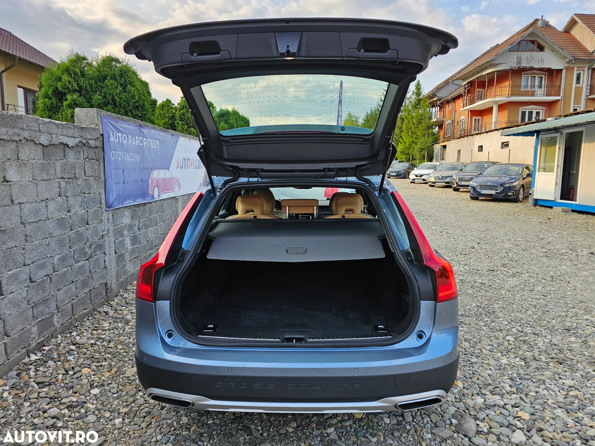 Volvo V90 Cross Country D4 AWD Geartronic Pro - 6
