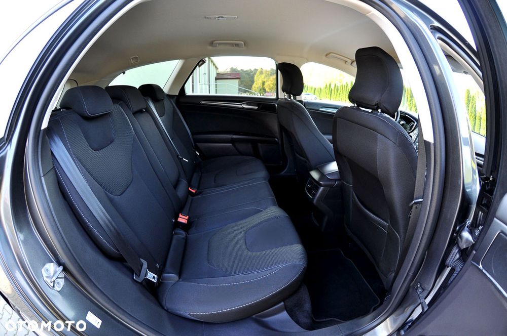 Ford Mondeo SW 2.0 TDCi S&S PowerShift-Aut Titanium - 23