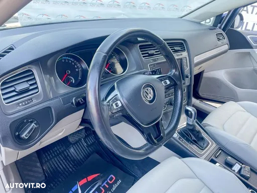 Volkswagen e-Golf - 18