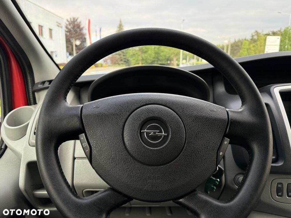 Opel Vivaro - 11