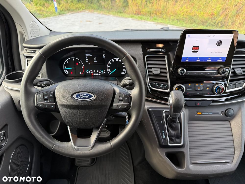 Ford Tourneo Custom - 23