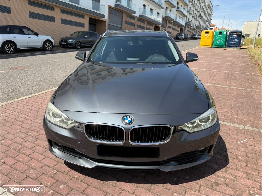 BMW 320 d Auto Line Luxury - 3