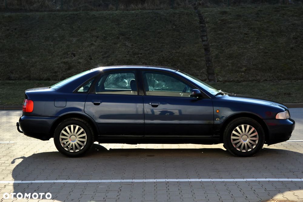 Audi A4 Limousine - 30