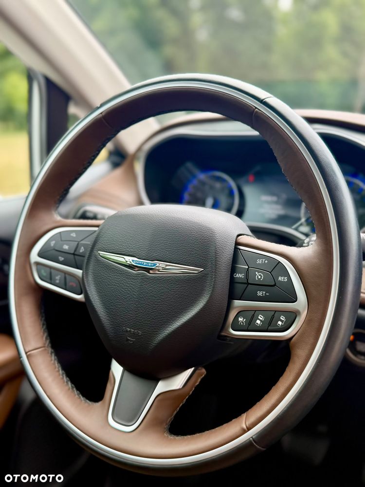 Chrysler Pacifica - 19