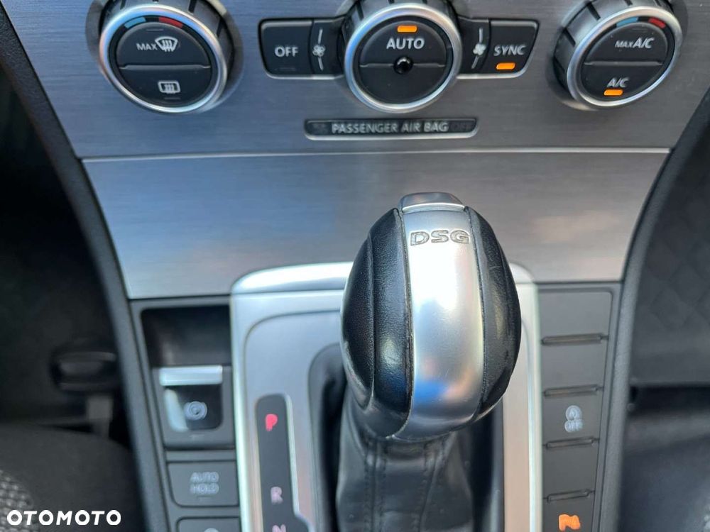 Volkswagen Passat - 14