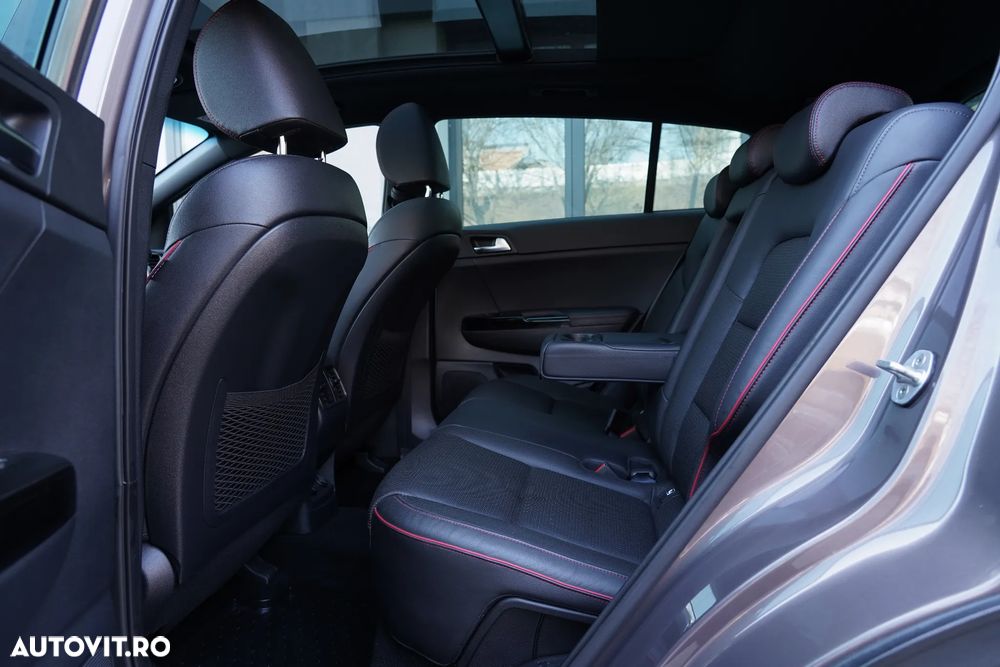 Kia Sportage 2.0 CRDI AWD Eco-Dynamics+ (48V M-H) Aut. GT LINE - 8