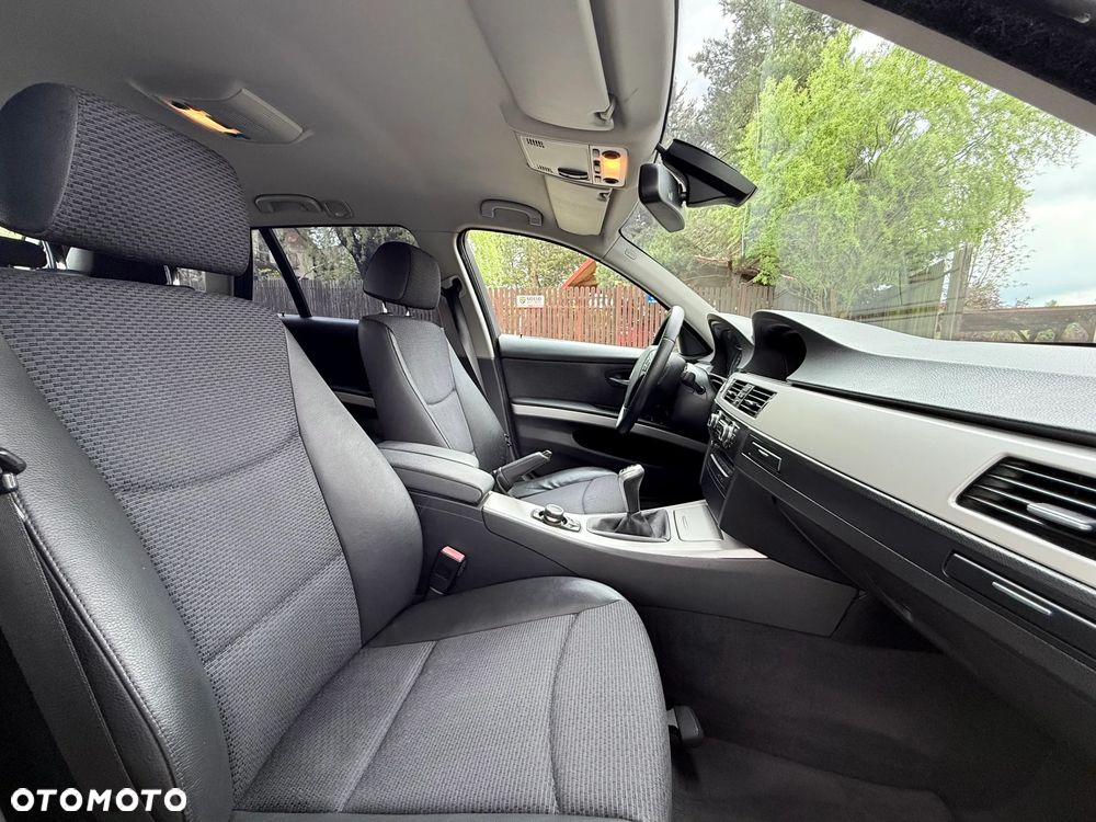 BMW Seria 3 330d - 26