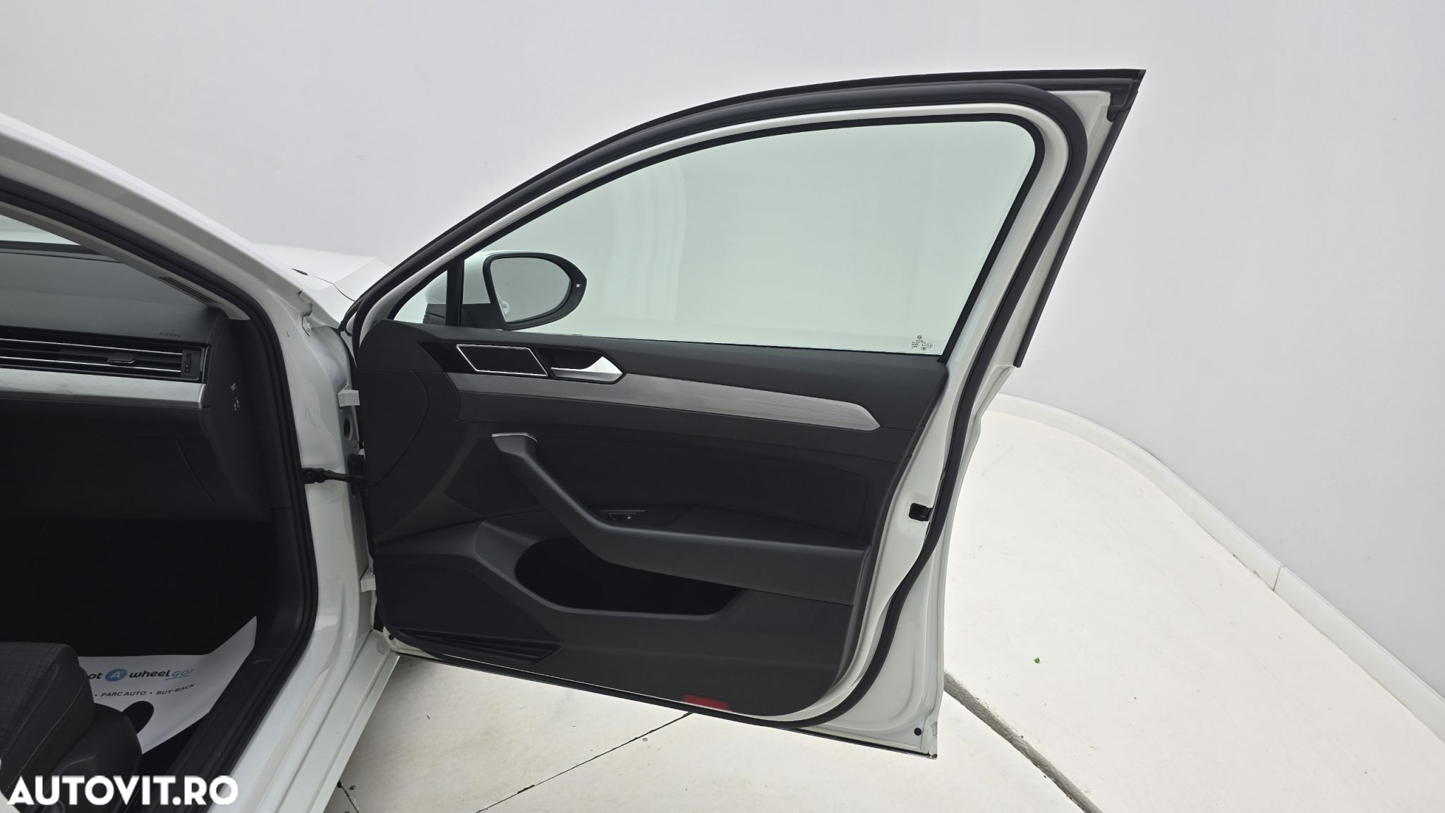 Volkswagen Passat 2.0 TDI DSG Comfortline - 18