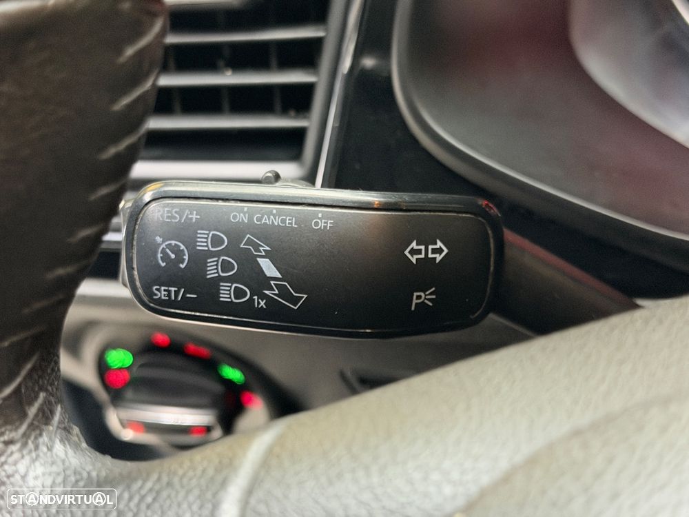 SEAT Leon 1.6 TDI DPF S&S Style - 17