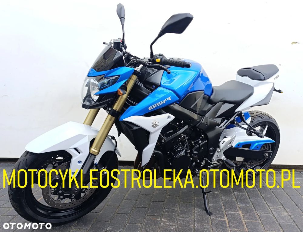 Suzuki GSR - 2