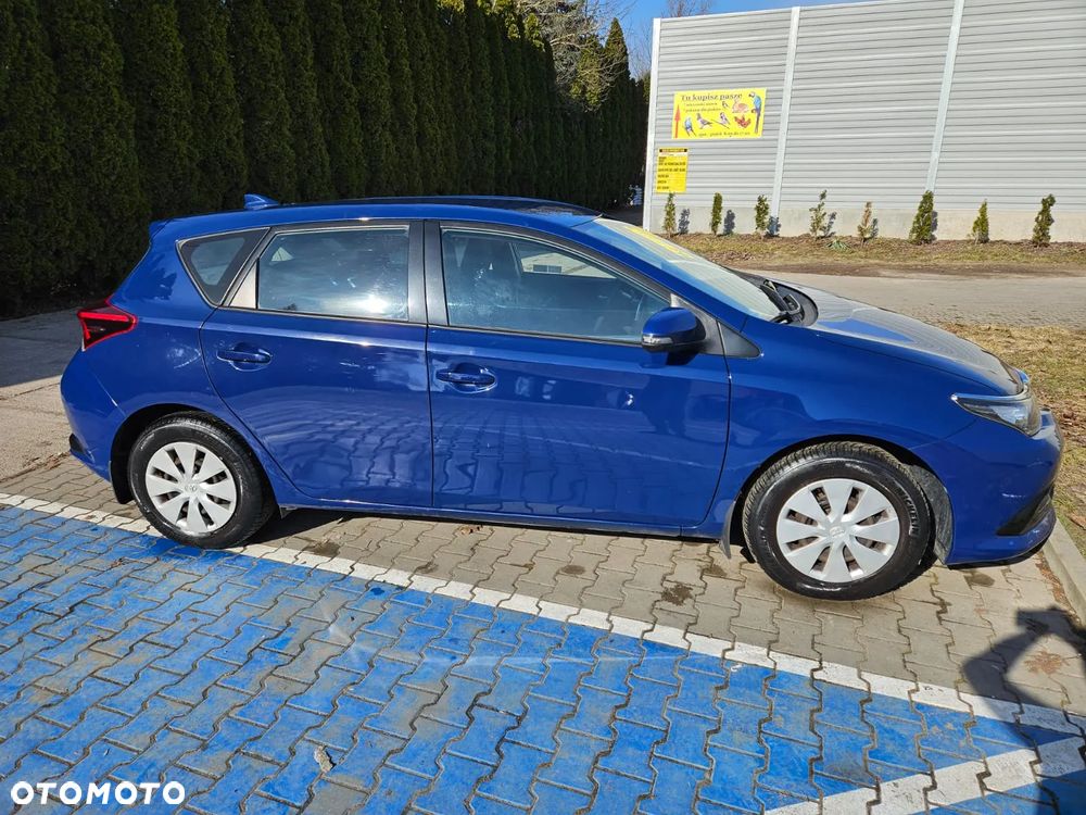 Toyota Auris - 2