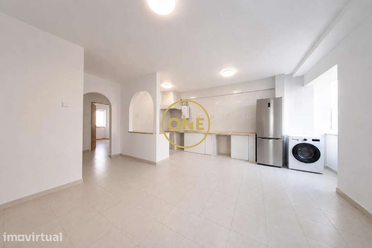Apartamento T3 na Avenida D. João III – 4.º Piso - Grande imagem: 2/23