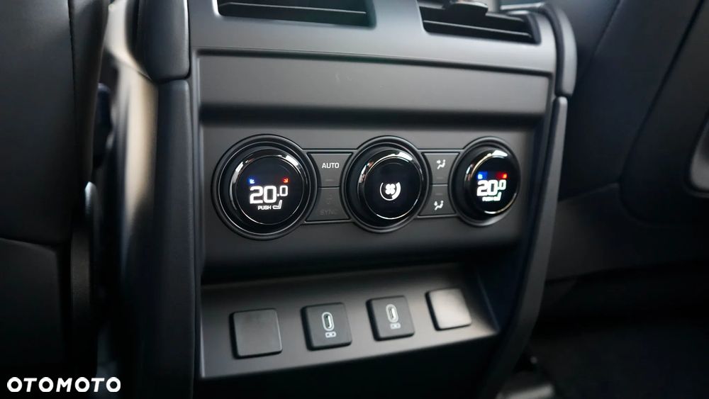 Land Rover Defender - 40