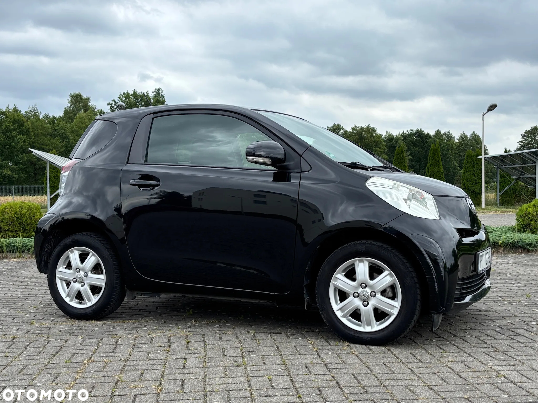 Toyota iQ - 2