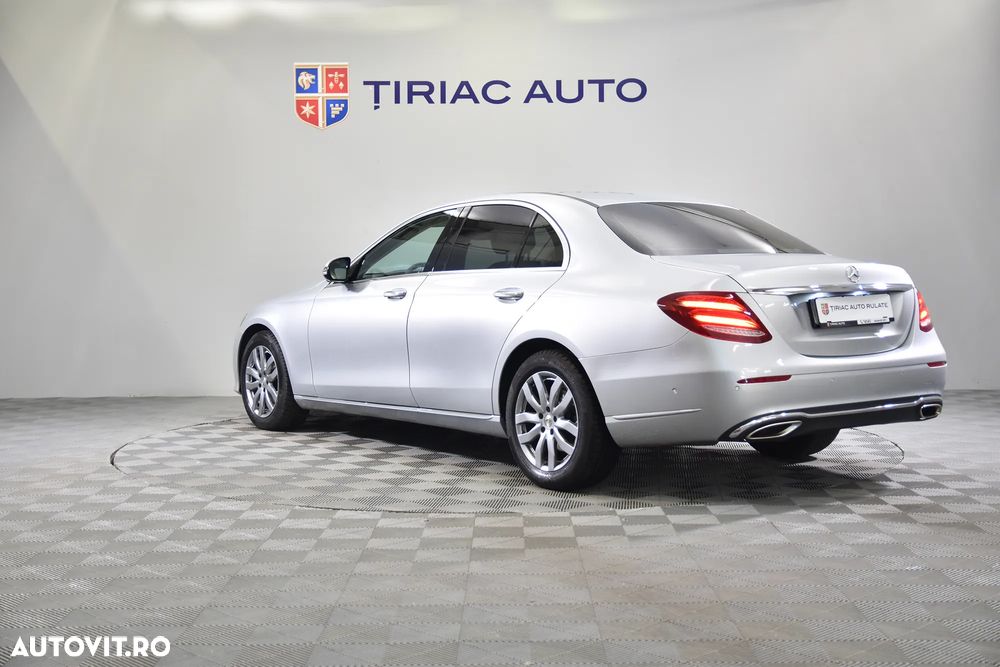 Mercedes-Benz E 200 4MATIC Aut. - 3