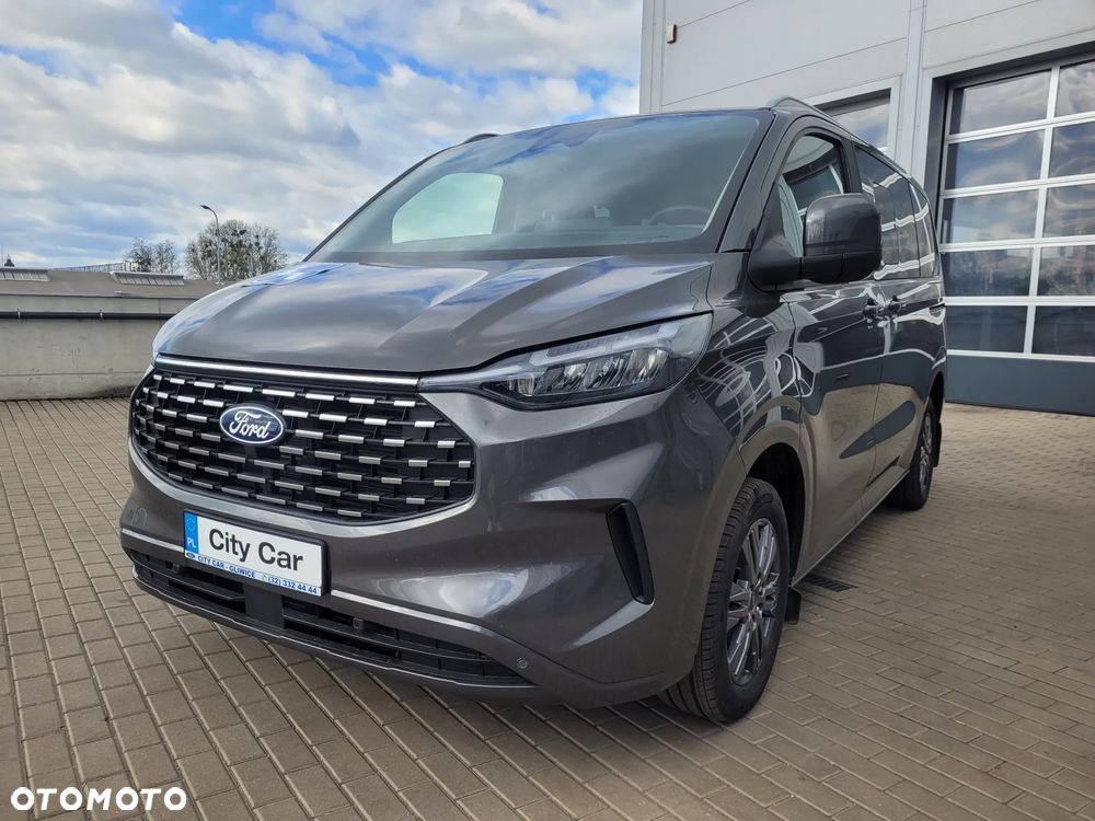 Ford Tourneo Custom - 1