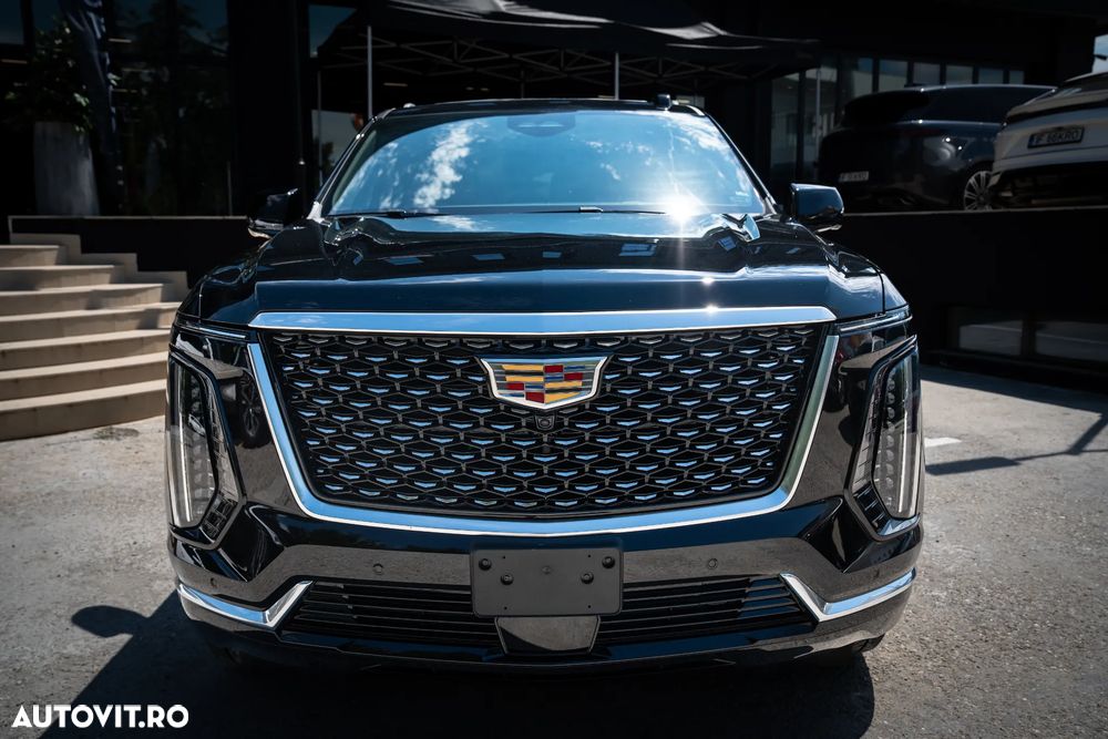 Cadillac Escalade - 3