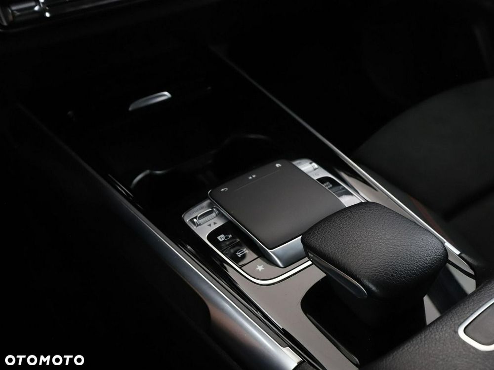 Mercedes-Benz GLB 200 d 8G-DCT AMG Line - 30