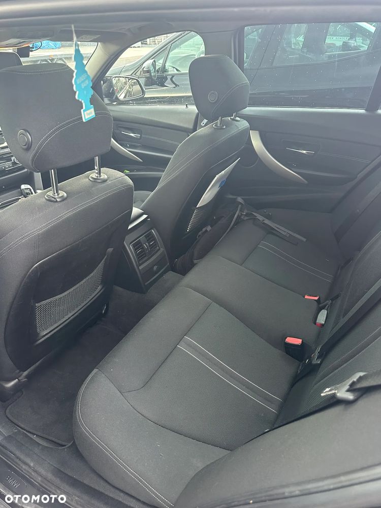 BMW Seria 3 320d Efficient Dynamics Sport - 11