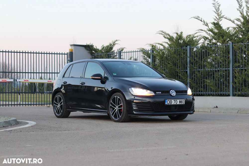 Volkswagen Golf 2.0 TDI DPF BMT GTD - 2