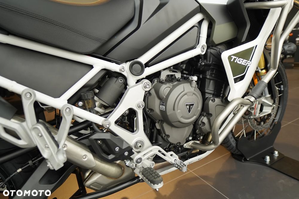 Triumph Tiger - 12