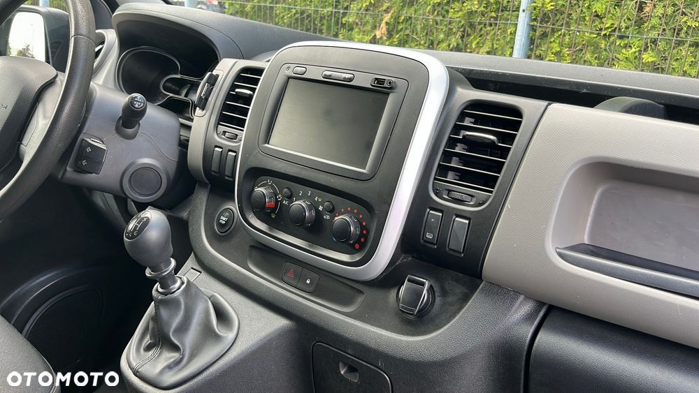 Renault Trafic - 16