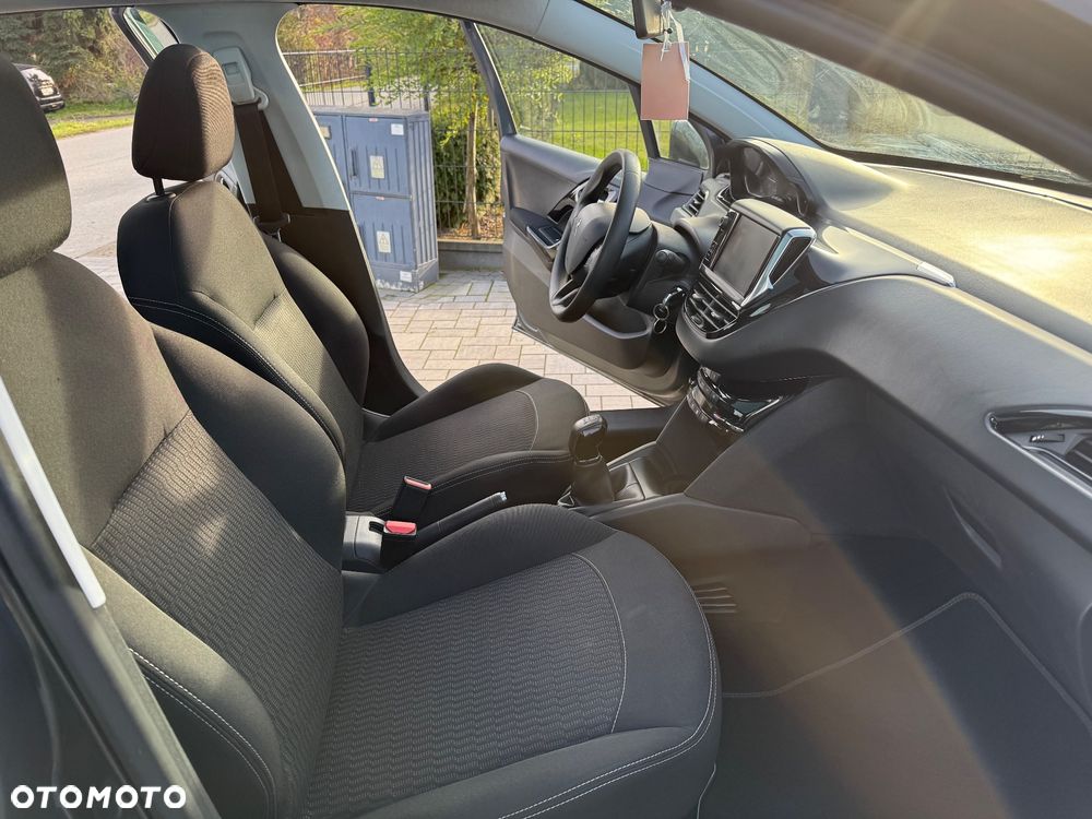 Peugeot 208 PureTech 82 Allure - 17