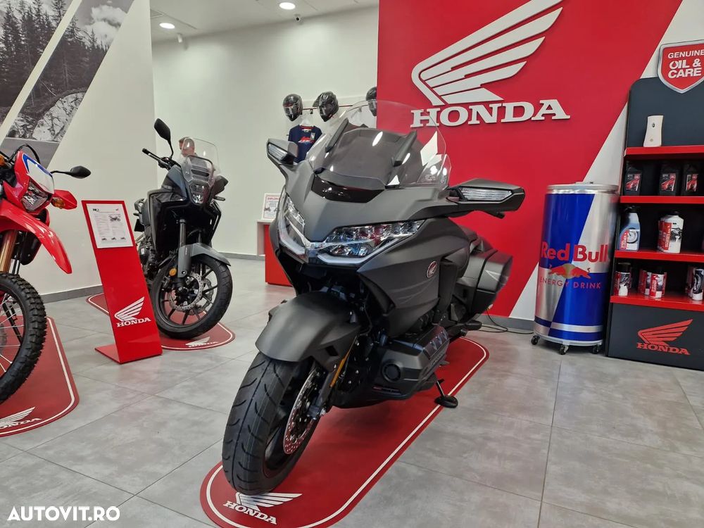 Honda GL 1800 Gold Wing - 1