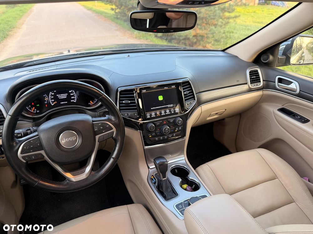 Jeep Grand Cherokee - 22