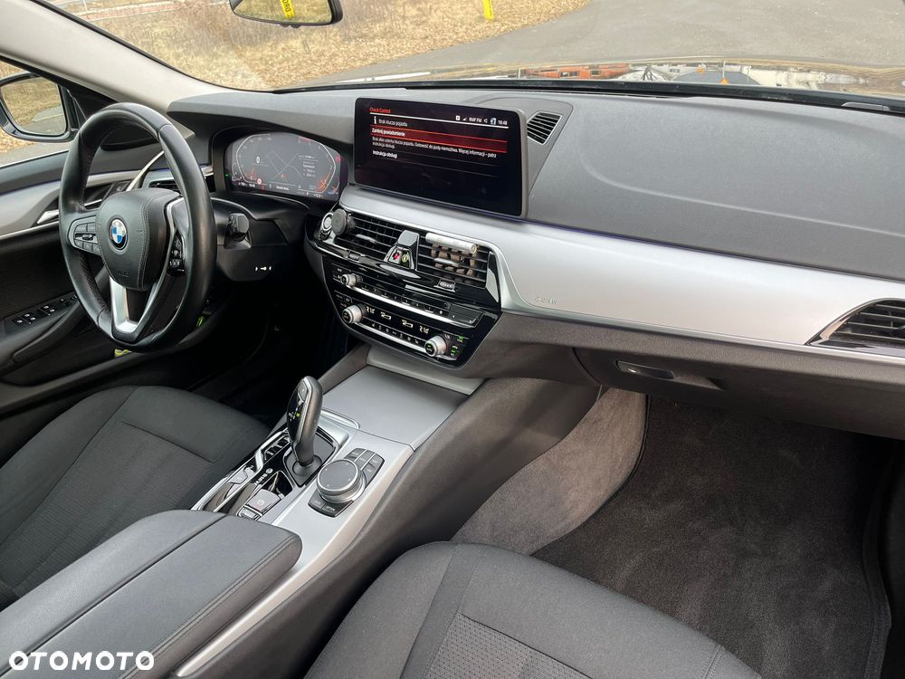 BMW Seria 5 520d Luxury Line sport - 33