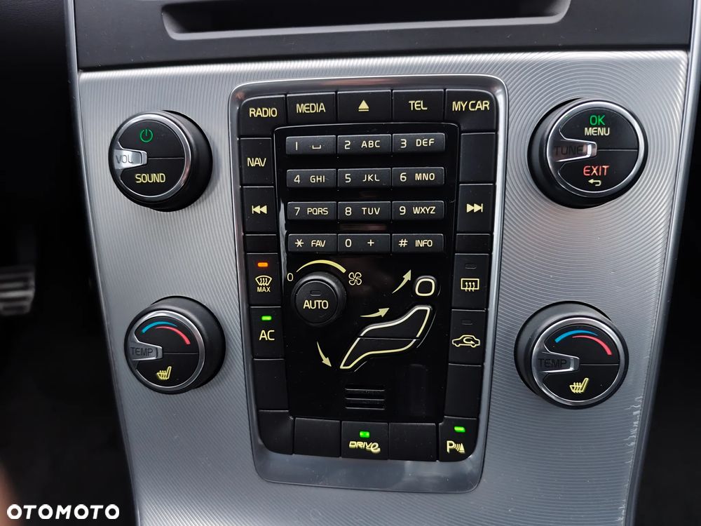 Volvo V60 D2 R-Design Summum - 30