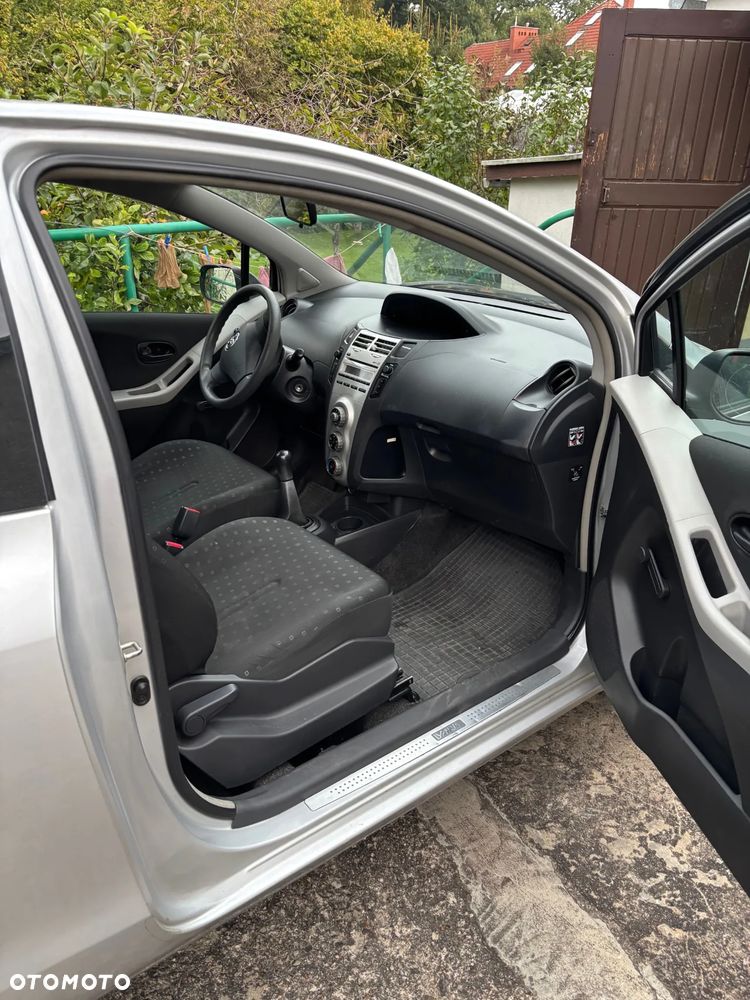 Toyota Yaris - 5