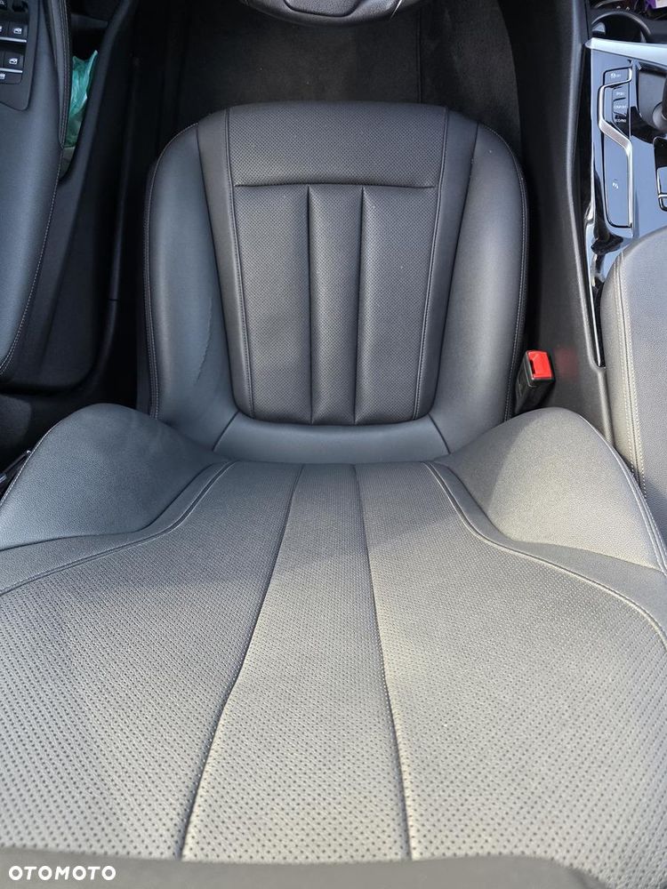 BMW Seria 5 520d xDrive mHEV - 17