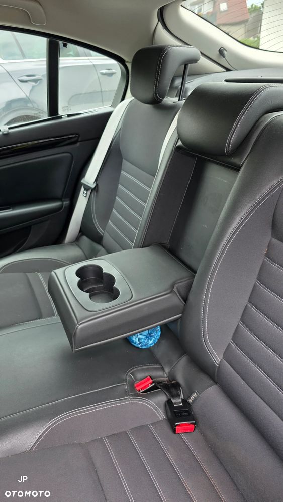 Renault Laguna dCi 110 FAP Bose Edition - 9