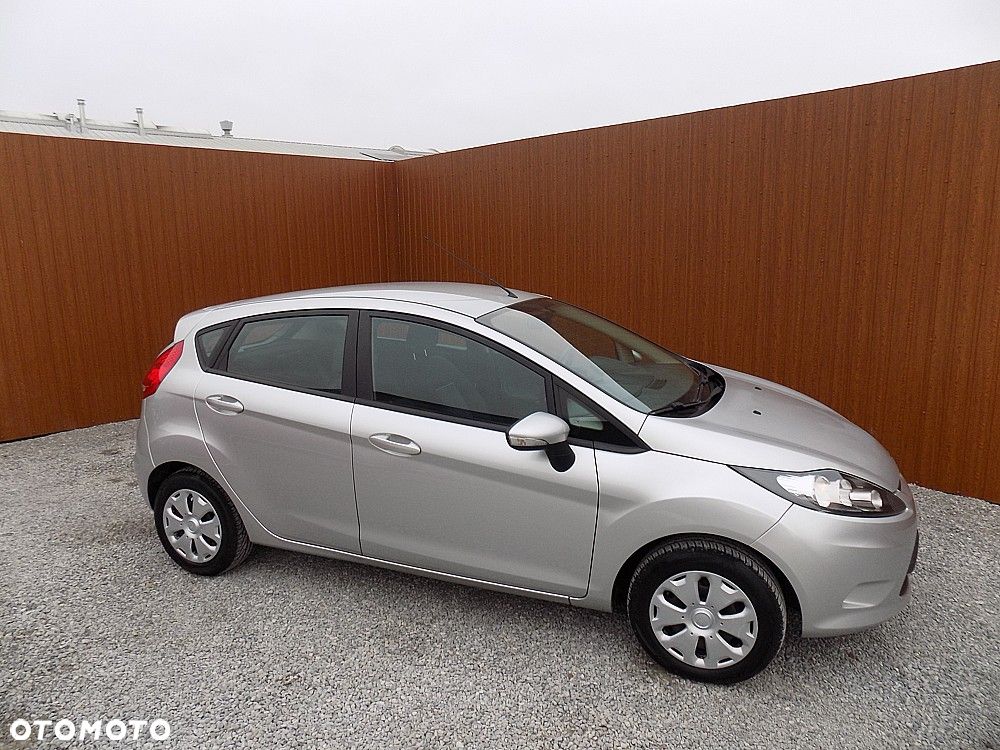 Ford Fiesta 1.25 Champions Edition - 26