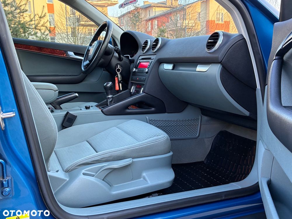 Audi A3 Sportback 1.6 Ambiente - 10