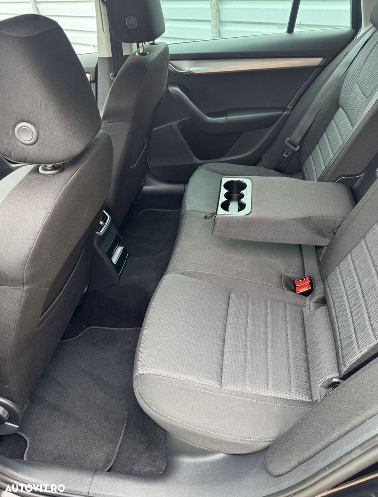 Skoda Octavia 2.0 TDI DSG Style - 12