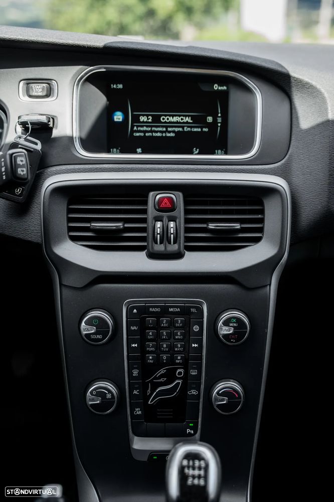 Volvo V40 D2 - 21
