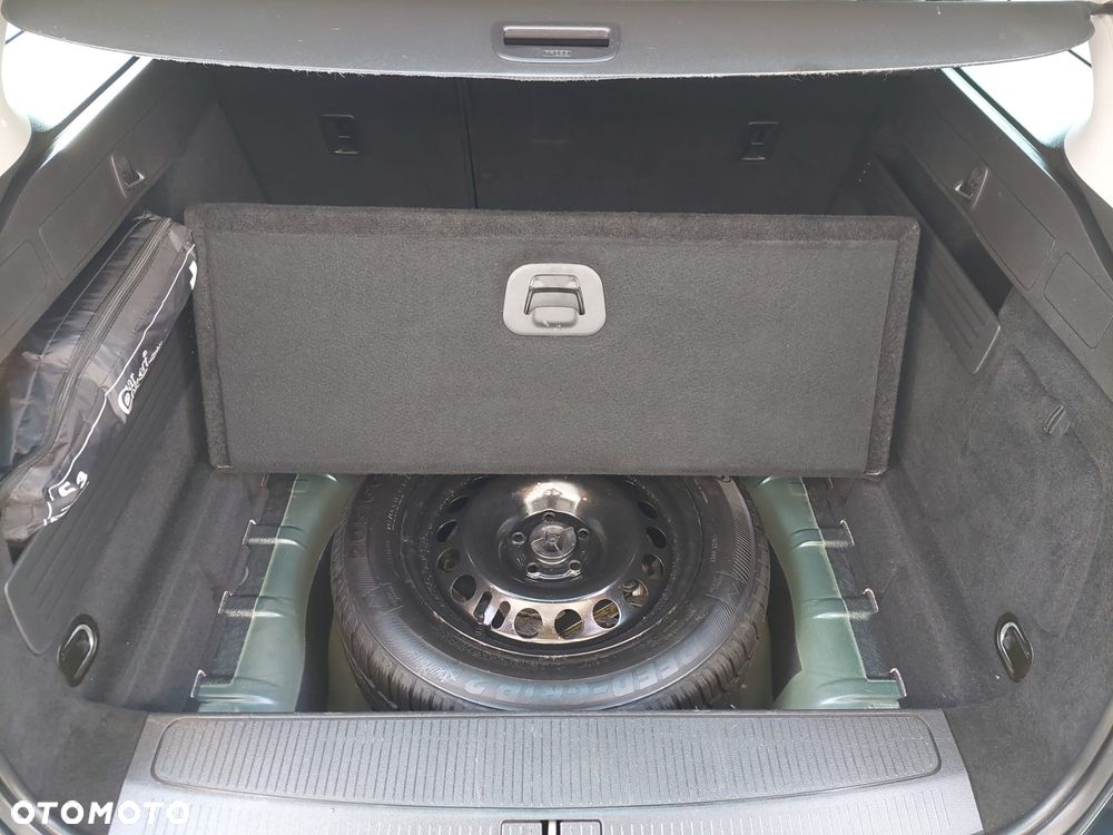 Opel Astra 1.4 Turbo Exklusiv - 24