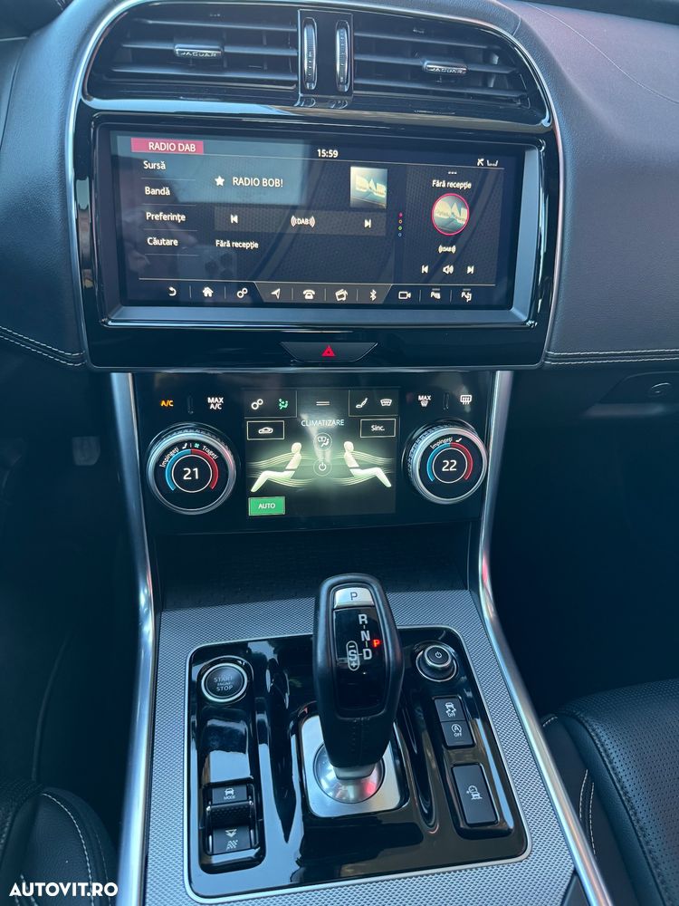 Jaguar XE D180 Aut. R-Dynamic S - 11