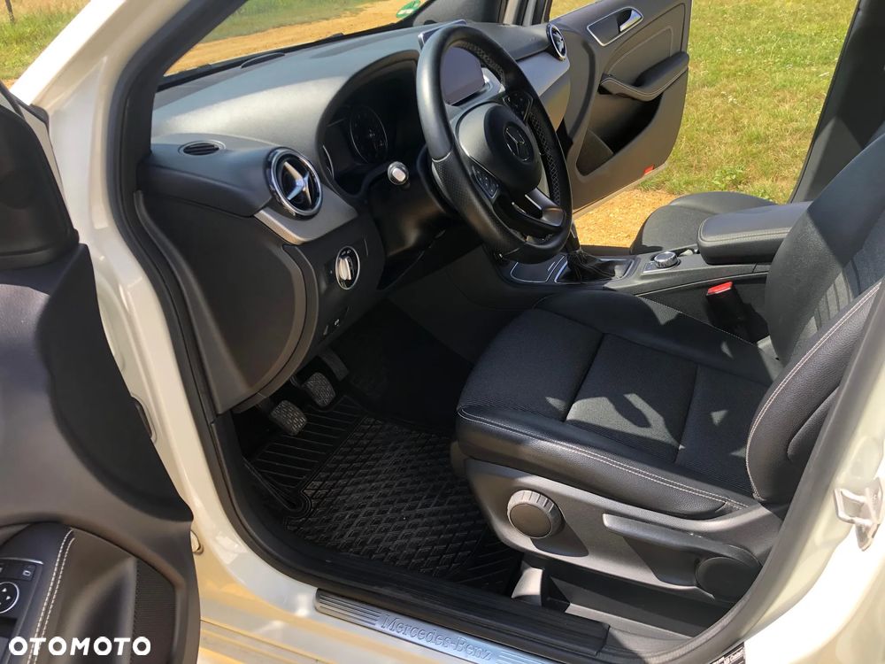 Mercedes-Benz Klasa B 180 - 11