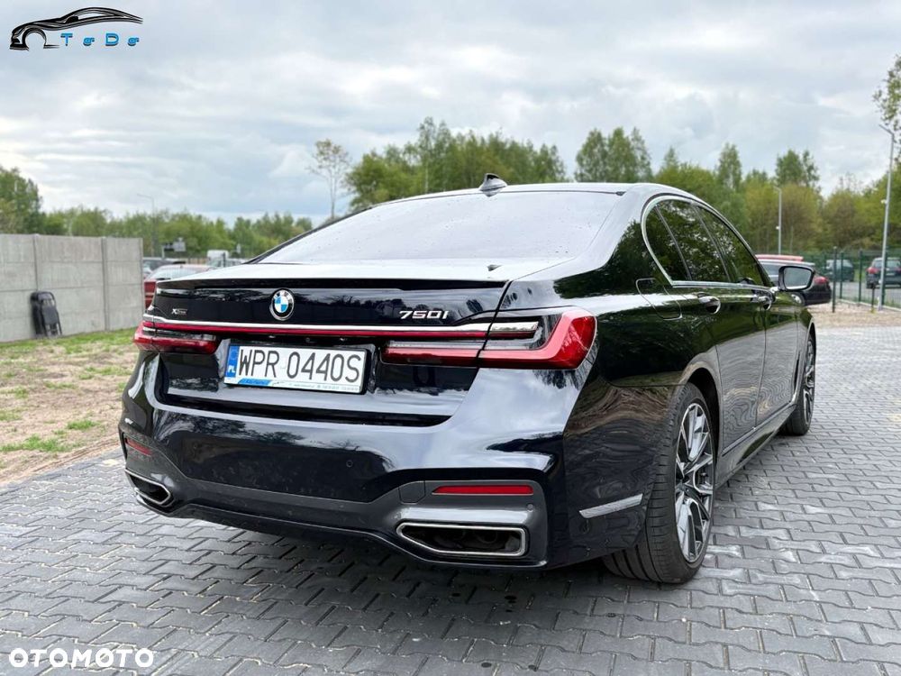 BMW Seria 7 750i xDrive - 18