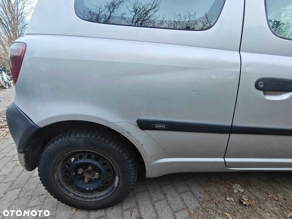 Toyota Yaris 1.0 Base - 18