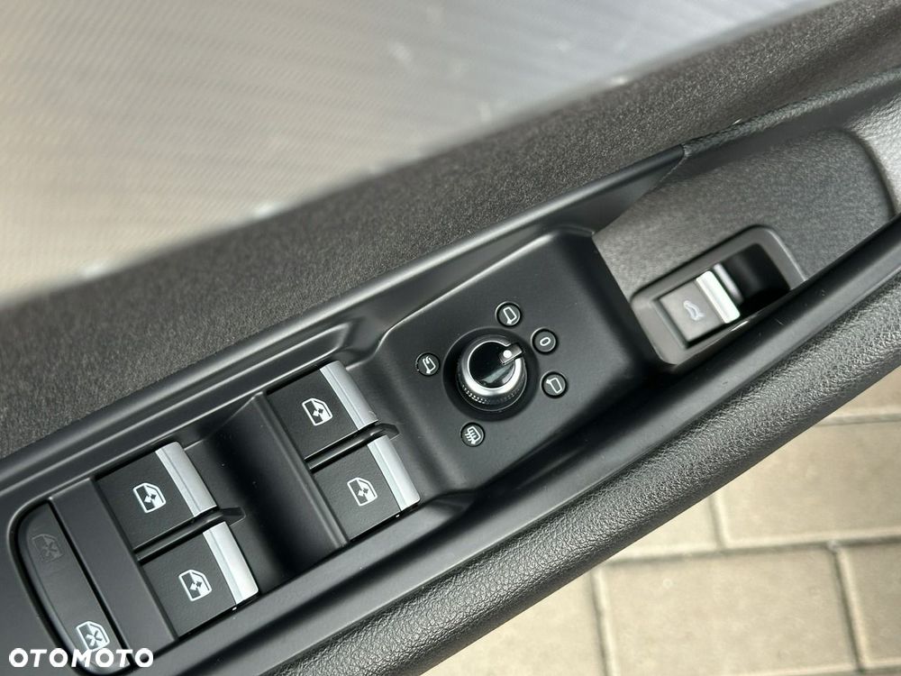 Audi A4 Avant 2.0 TDI ultra S tronic sport - 30