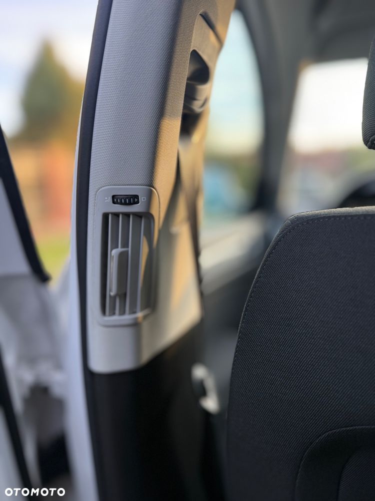 Skoda Superb 2.0 TDI DSG Exclusive - 27