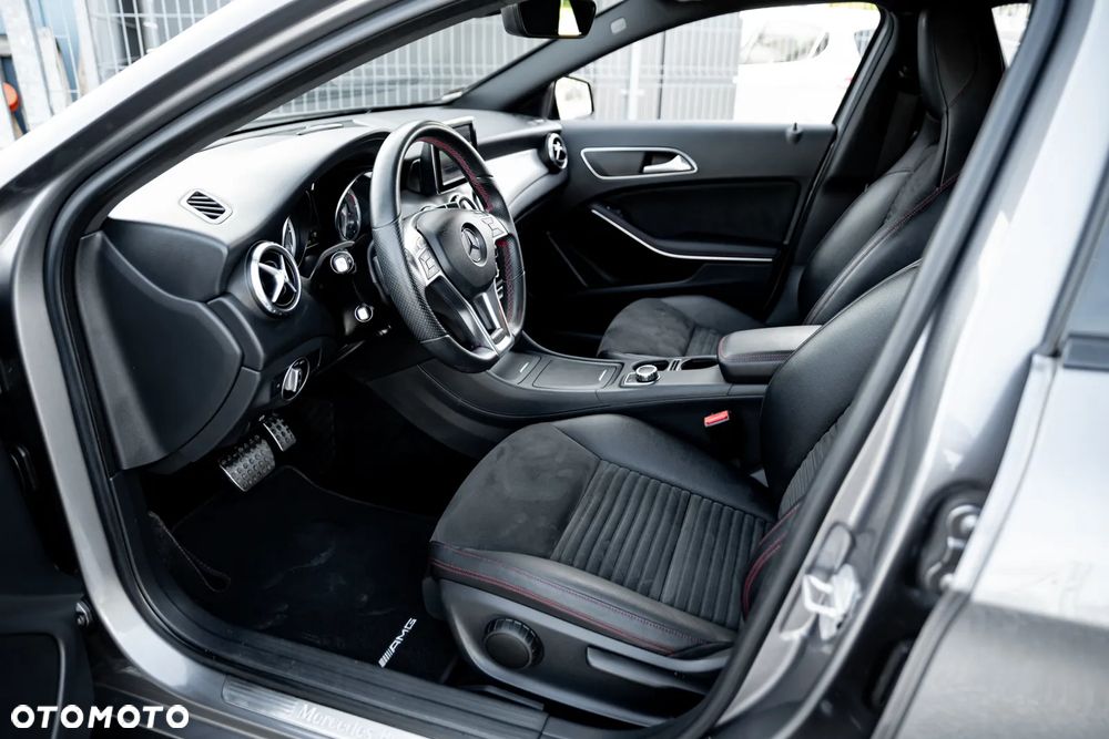 Mercedes-Benz GLA 250 4Matic 7G-DCT AMG Line - 19