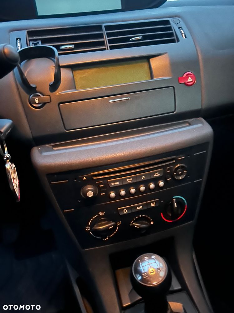 Citroën C4 1.6 16V Magic - 11