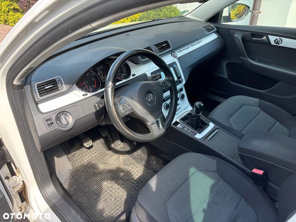 Volkswagen Passat Variant 2.0 TDI DPF Sportline - 11