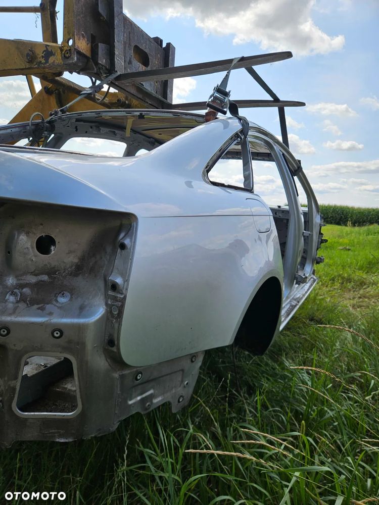 Błotnik Ćwiartka LY7W Poszycie Słupek Próg Podłużnica Dach Audi A6 C6 Sedan - 26